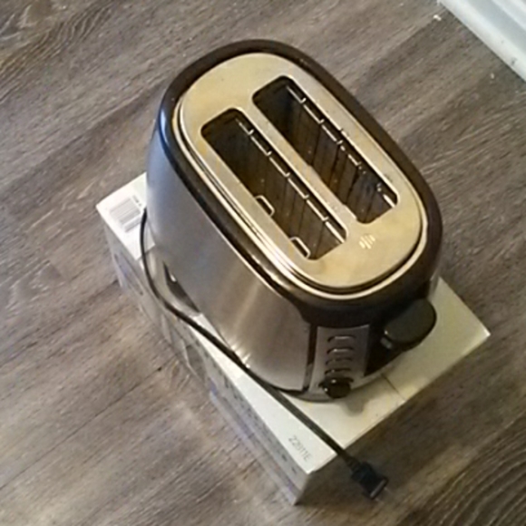 Toaster - Picture 1 of 3